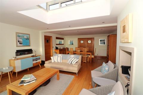 4 bedroom detached bungalow for sale, Coast Road, Pevensey Bay, Pevensey