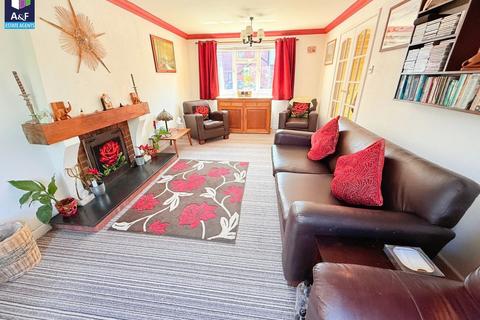 4 bedroom detached house for sale, Woodfield Close, Burnham-on-Sea, TA8