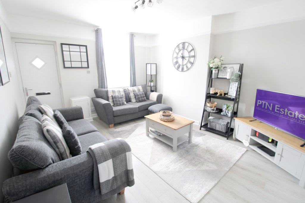 Lounge 2 .jpg