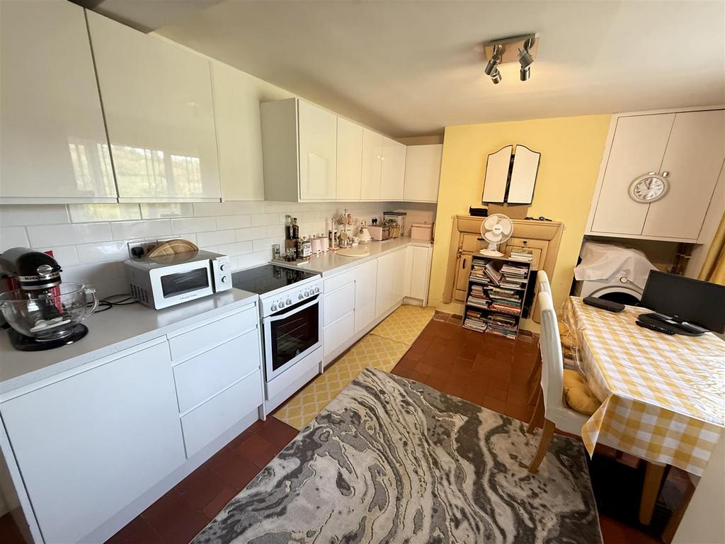 Kitchen/dining area