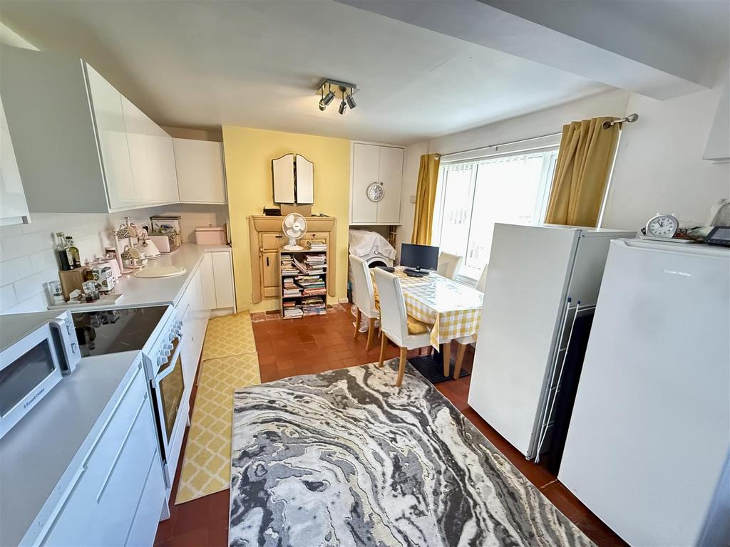 Kitchen/dining area