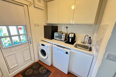 4 Glynaeron, Llangeitho, Tregaron, SY25 6TS