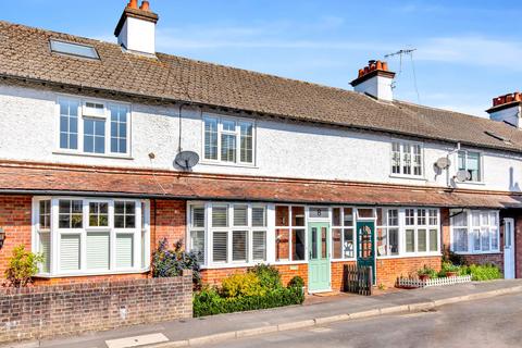 8 Popes Mead, Haslemere, GU27 2AR