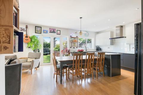 5 bedroom detached house for sale, Tudor Avenue, Worcester Park
