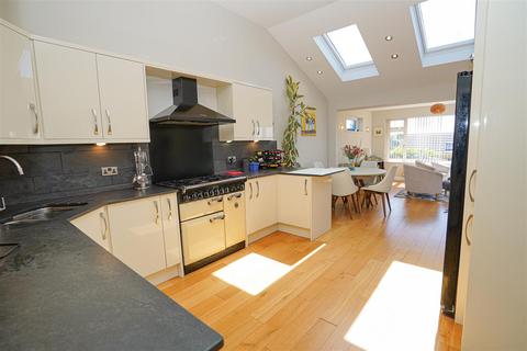 4 bedroom detached bungalow for sale, Mariners Way, Appledore