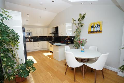 4 bedroom detached bungalow for sale, Mariners Way, Appledore