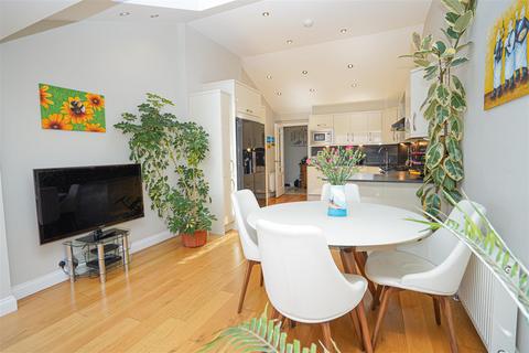4 bedroom detached bungalow for sale, Mariners Way, Appledore