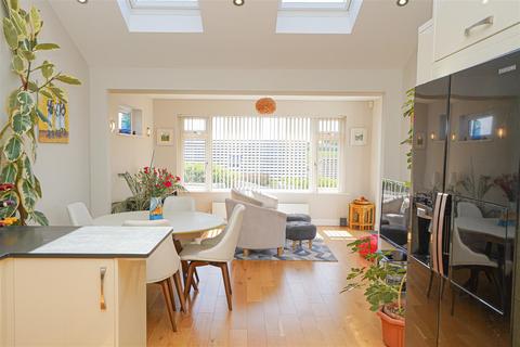 4 bedroom detached bungalow for sale, Mariners Way, Appledore
