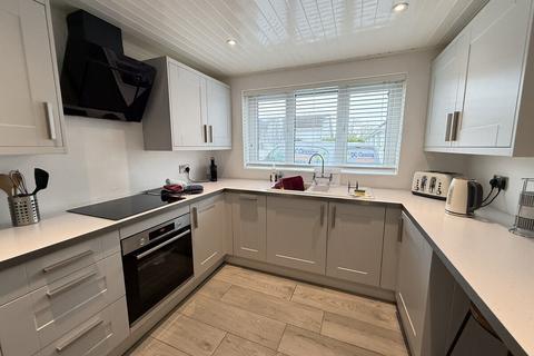 16 Lon Lwyd Isaf, Pentraeth, LL75 8LN