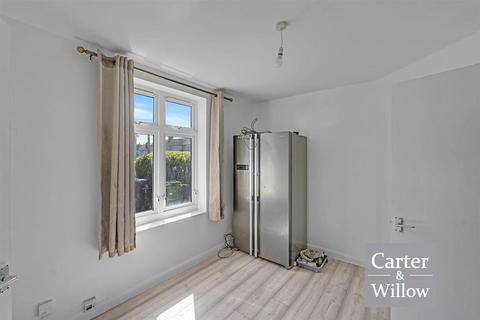 4 bedroom terraced house to rent, Homestead, Dagenham, Essex