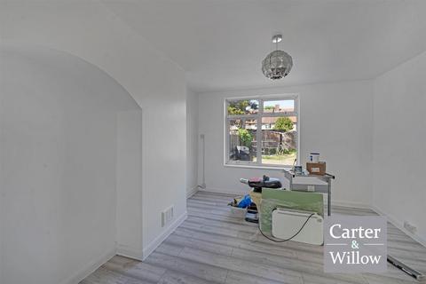 4 bedroom terraced house to rent, Homestead, Dagenham, Essex