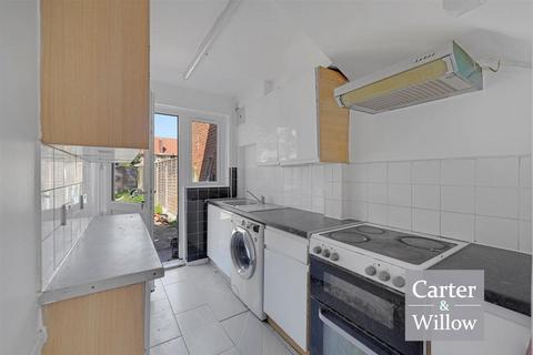 4 bedroom terraced house to rent, Homestead, Dagenham, Essex