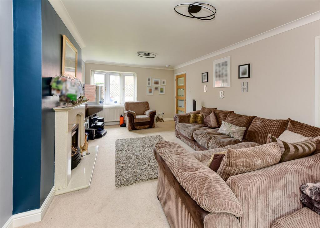 35 Penleigh Gardens-lounge2 Rev A.jpg