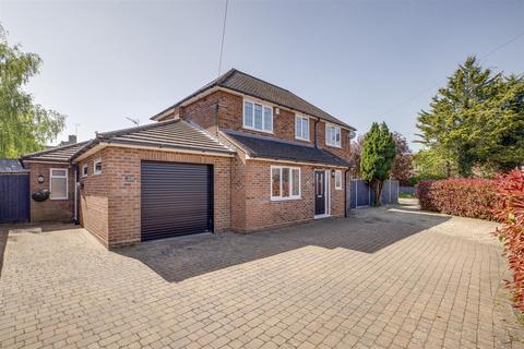 4 bedroom detached house for sale, Desborough Avenue, High Wycombe HP11