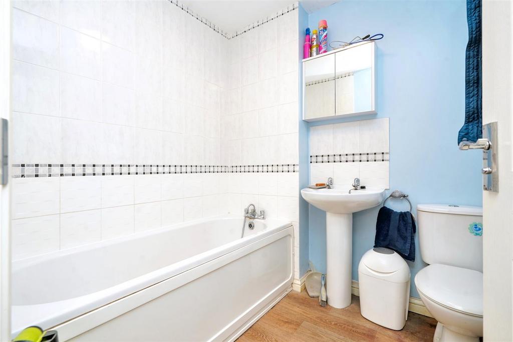 Bathroom 1.jpeg