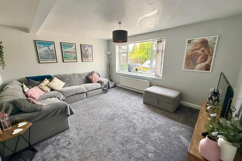 4 bedroom semi-detached house for sale, Rugby Drive, Macclesfield