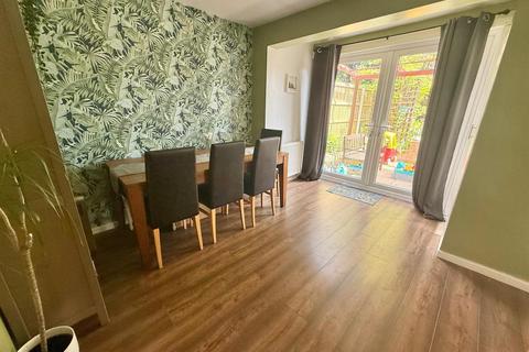 4 bedroom semi-detached house for sale, Rugby Drive, Macclesfield