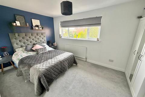 4 bedroom semi-detached house for sale, Rugby Drive, Macclesfield