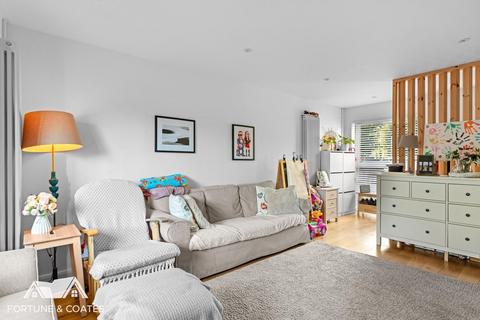 20 Old Orchard, Harlow, CM18 6YG