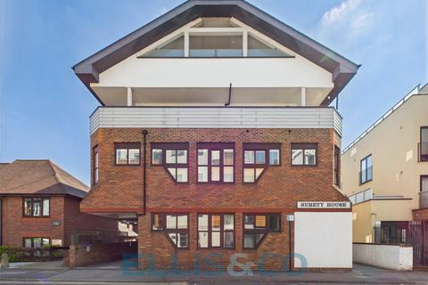 2 bedroom penthouse for sale, Lyons Crescent, Tonbridge, Kent, TN9