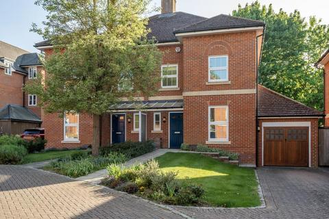 3 College Close, Thame, OX9 2DQ