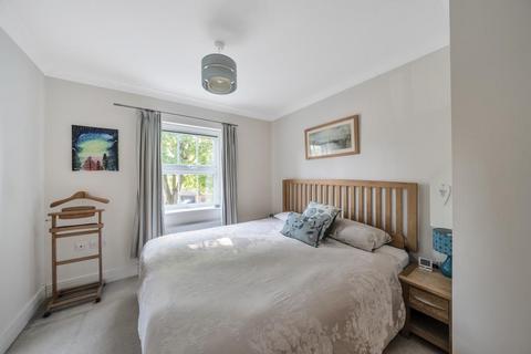 3 College Close, Thame, OX9 2DQ