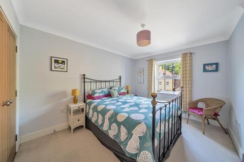 3 College Close, Thame, OX9 2DQ