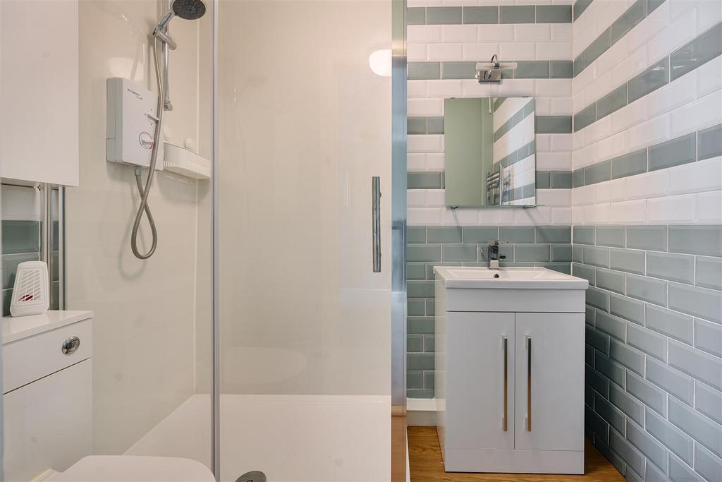 Bedroom 2 Ensuite