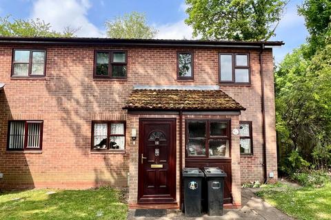2 bedroom maisonette for sale