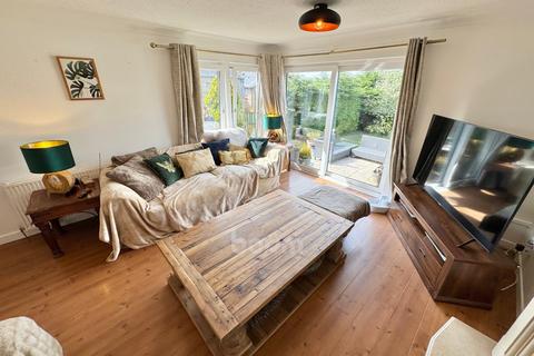 18 Main Road, Gateside, Beith, KA15 2LF