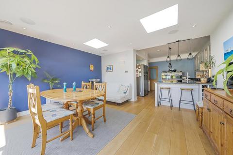 81 Gloucester Road, Kingston Upon Thames, KT1 3QW