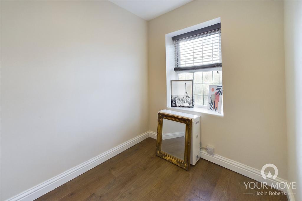 Bedroom 2/Study