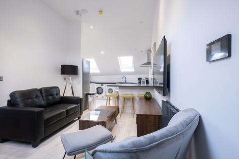 6 bedroom house of multiple occupation to rent, at Liverpool, Flat B, 18, St. Albans Road SA2