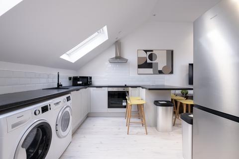6 bedroom house of multiple occupation to rent, at Liverpool, Flat B, 18, St. Albans Road SA2