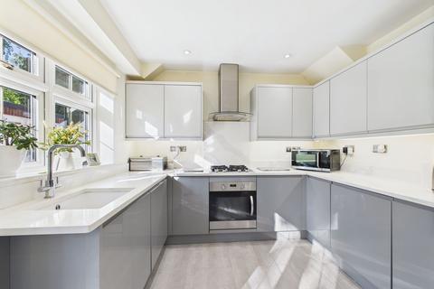 12 Russet Close, Stanford-le-hope, SS17 8AH