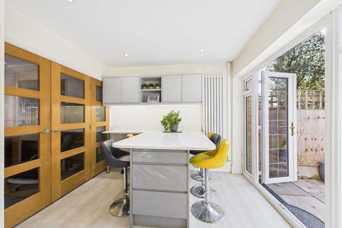 12 Russet Close, Stanford-le-hope, SS17 8AH
