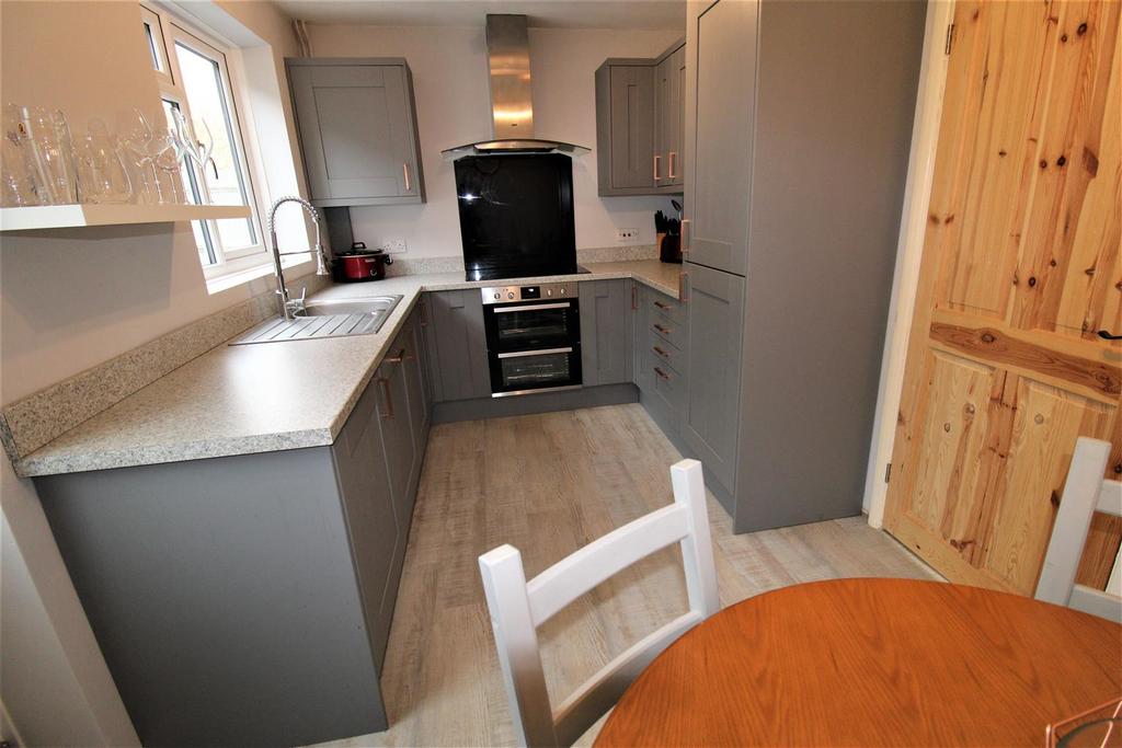 DINING KITCHEN.jpg