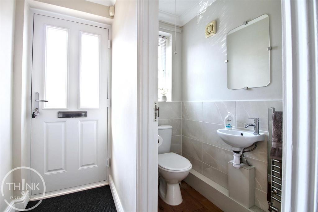 Entrance Hall/ WC