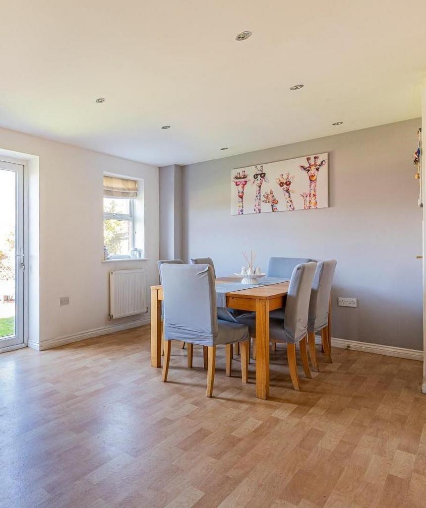 Dining Area.jpg