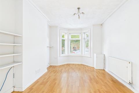 3 bedroom end of terrace house to rent, Seymour Road, Gloucester, Gloucestershire, GL1