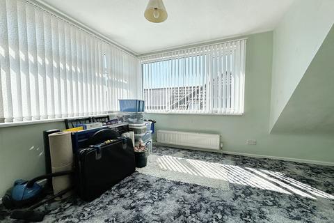 3 bedroom chalet for sale, Fairway Road, Hythe, SO45