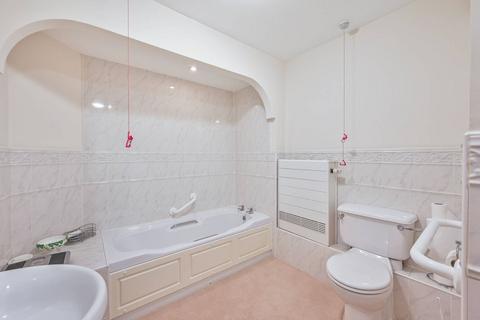 1 bedroom flat for sale, Langstone Way, Mill Hill East, London, NW7