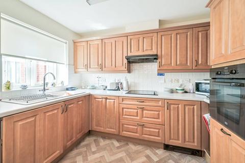 1 bedroom flat for sale, Langstone Way, Mill Hill East, London, NW7
