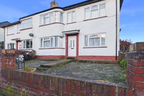 2 bedroom apartment to rent, Otterburn Gardens, Isleworth