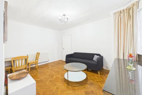 2 bedroom apartment to rent, Otterburn Gardens, Isleworth