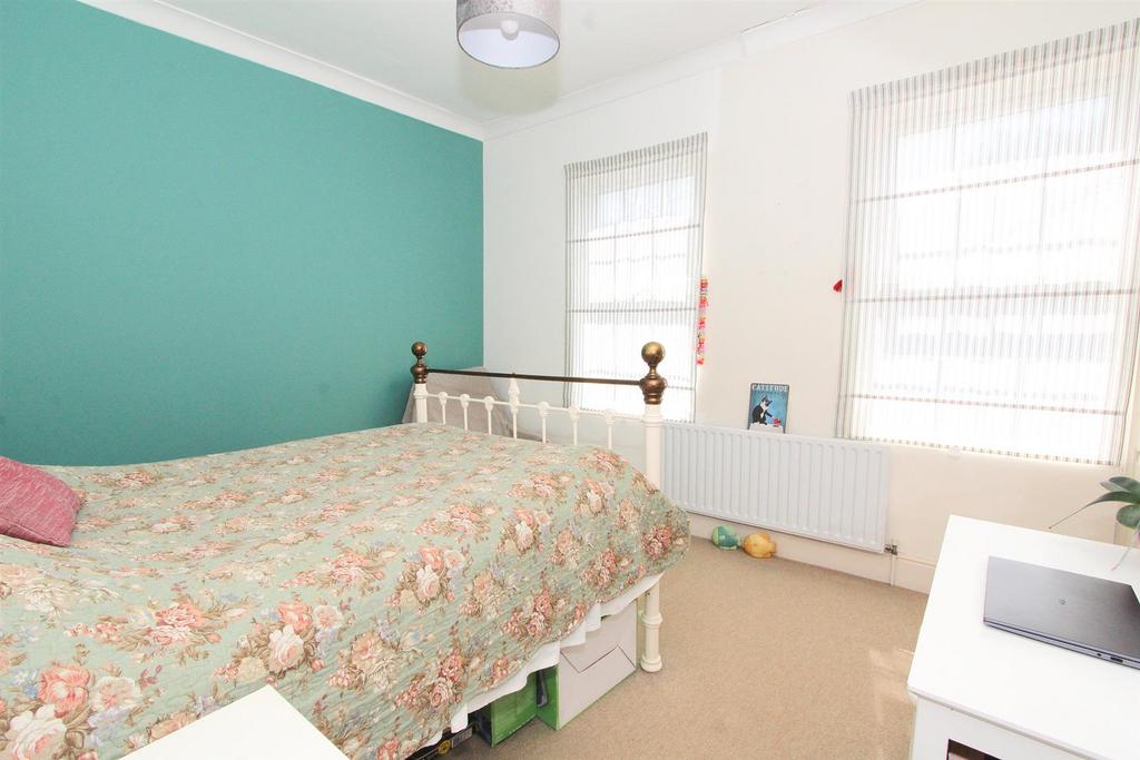 Bed 1.jpg