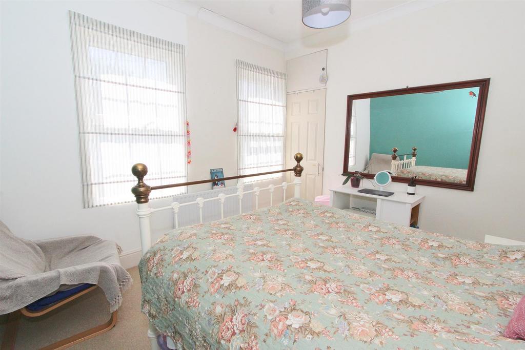 Bed 1b.jpg