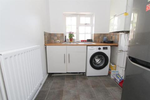 54 Vale Road, Sutton, SM1 1QH