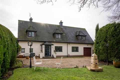 4 bedroom detached house for sale, Wollescote Road, Pedmore