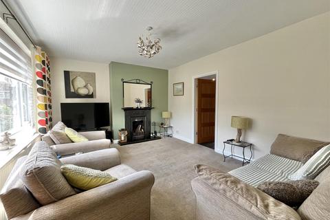 10 Beechfield Road, Hadfield, Glossop, SK13 2BW